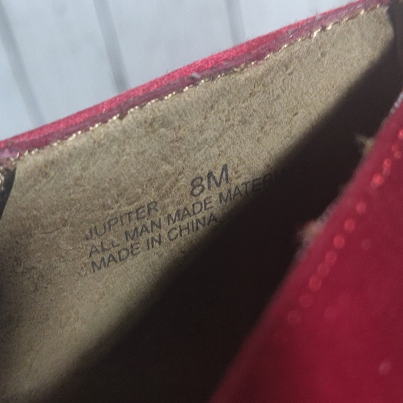 Me too satin red pumps size US 8m - Picture 6 of 9